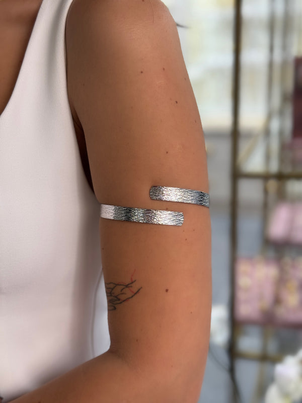 P204 Gümüş Dalga Dokulu Üst Kol Kelepçesi